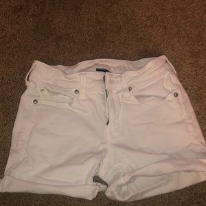 Size 4 White AE shorts